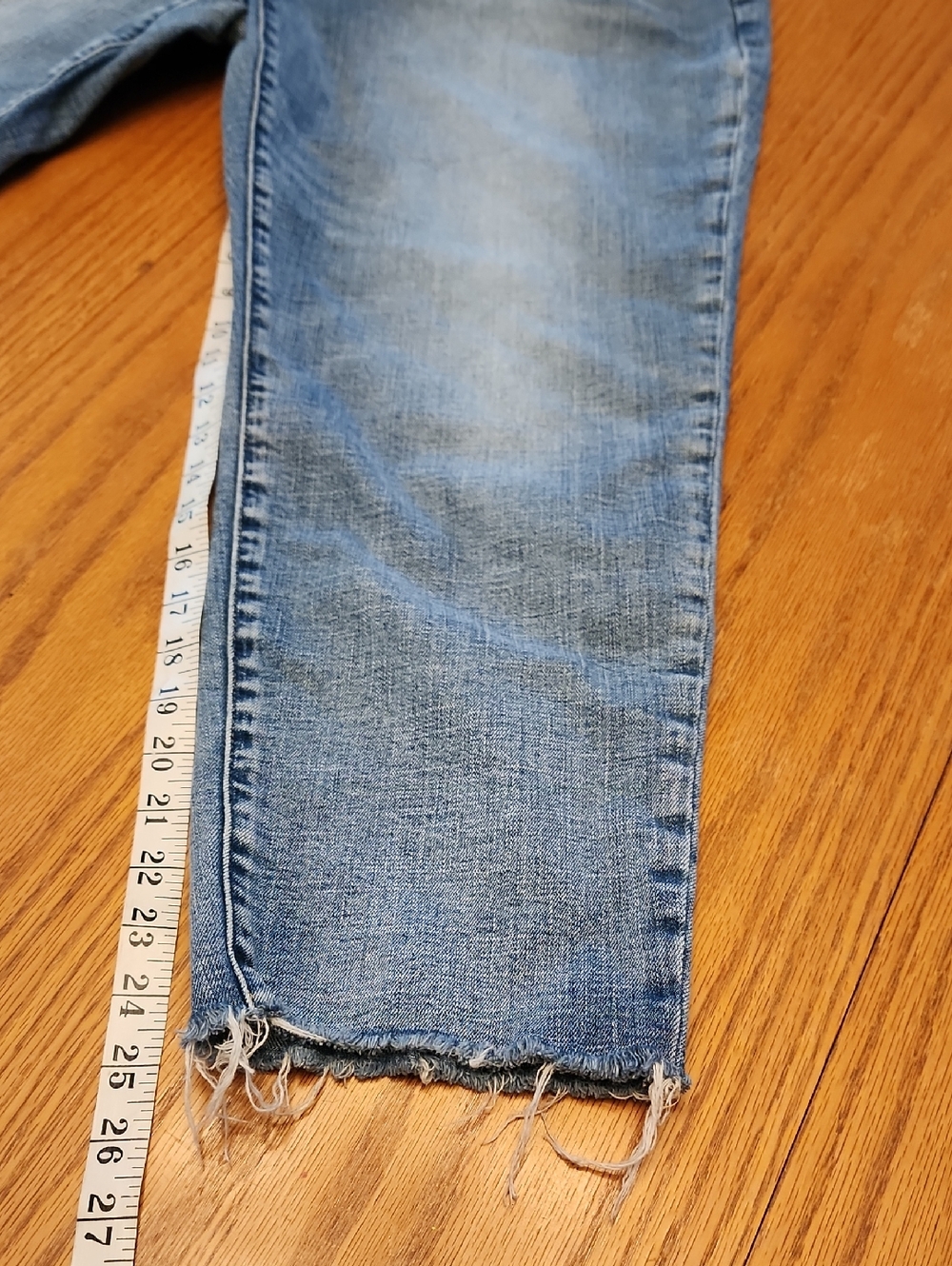 GAP Girlfriend Mid Rise Distressed Cropped Jeans - Picture 11 of 16